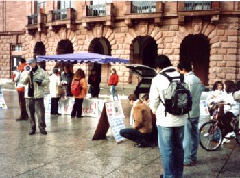 Kundgebung: Bush auf die Couch